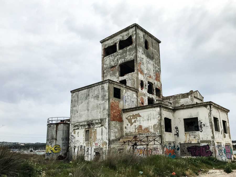 Für Freunde von Industrieruinen hat die Umgebung von Port-de-Bouc Einiges zu bieten
