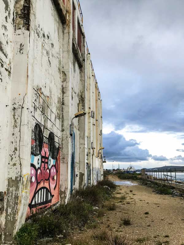 Die Industrieruinen um Port-de-Bouc sind ein Eldorado für Graffitikünstler und Street Artists