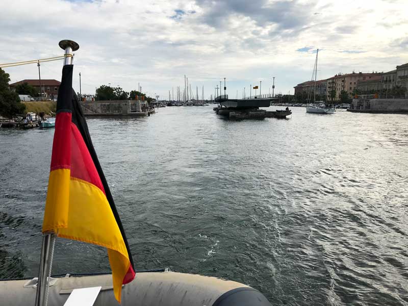 Die erste Brücke, den Pont de la Gare, haben wir schon mal geschafft
