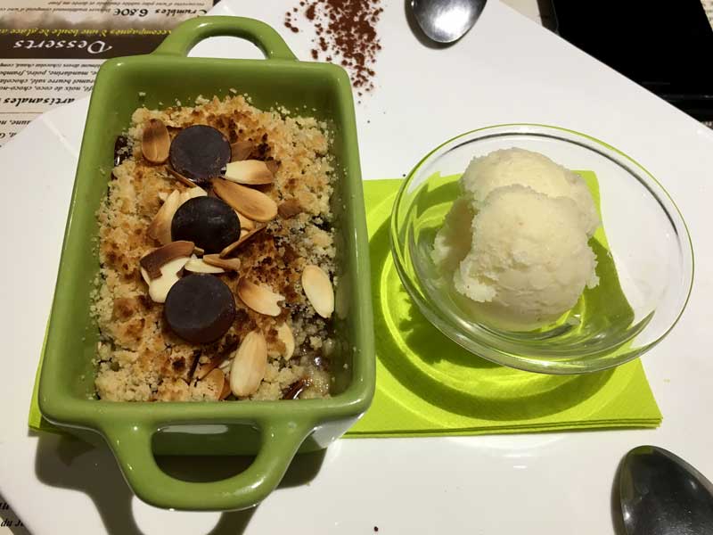 Crumble sucré im Les Tables d'Antan