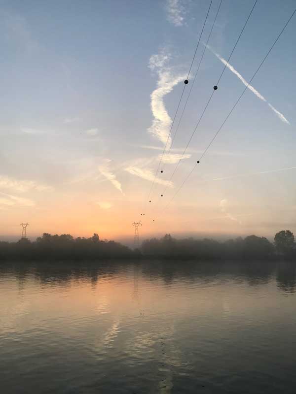 Morgens liegen noch Nebelschwaden über das Saône bei Mâcon