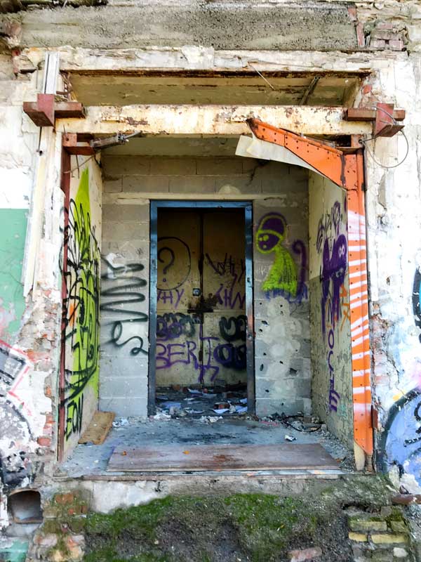 Das alte DMC Gelände bietet viel Platz für Street Artists
