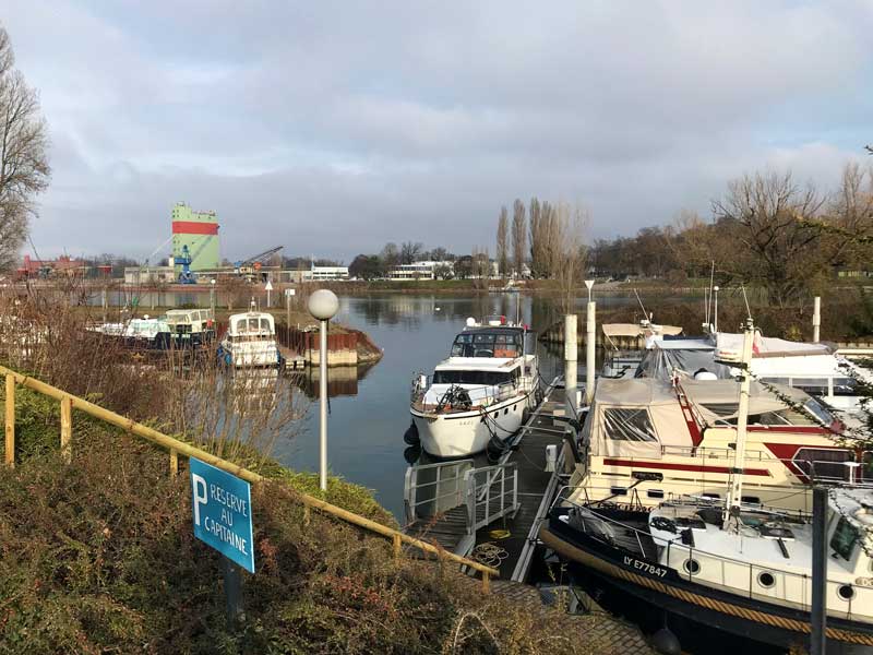 L'Île du Rhin ist ein recht großer Yachthafen gegenüber von Breisach