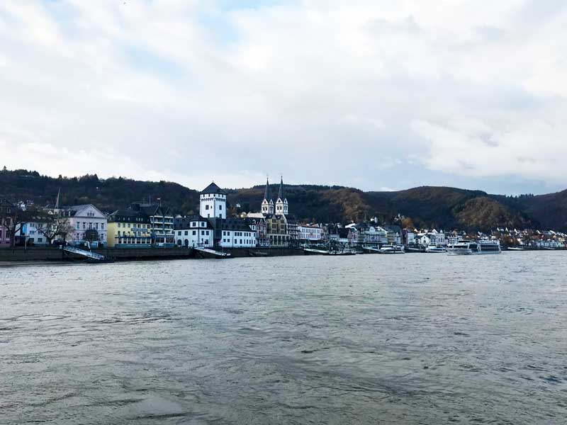 Boppard liegt malerisch am Ufer des Rheins