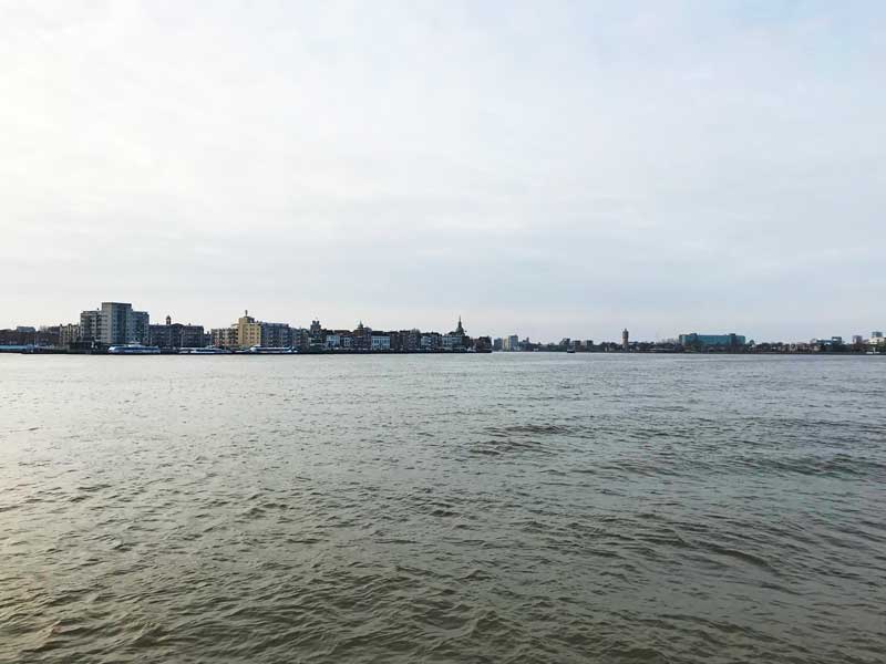 Bei Dordrecht biegen wir rechts in den Kanal Noord ab