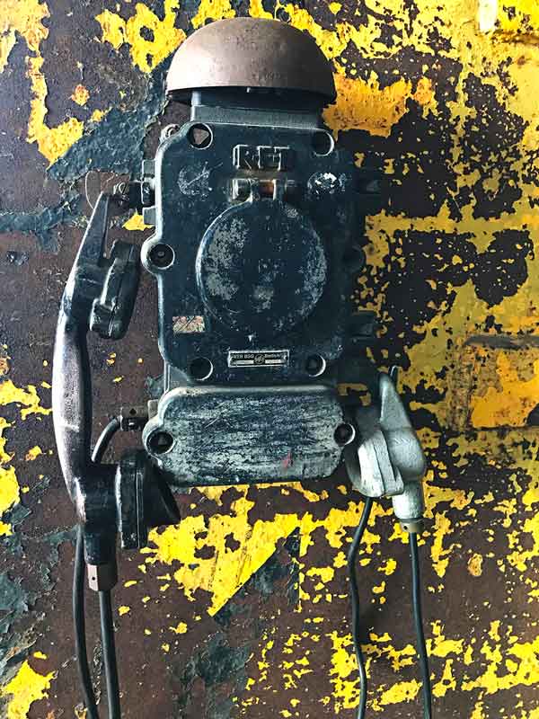 Ein alter Telefonapparat im Industriemuseum Brandenburg an der Havel am Silokanal.
