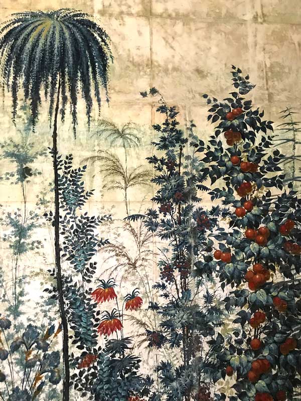Eine Tapete im Schloß Paretz bei Ketzin Havel mit botanischen Motiven